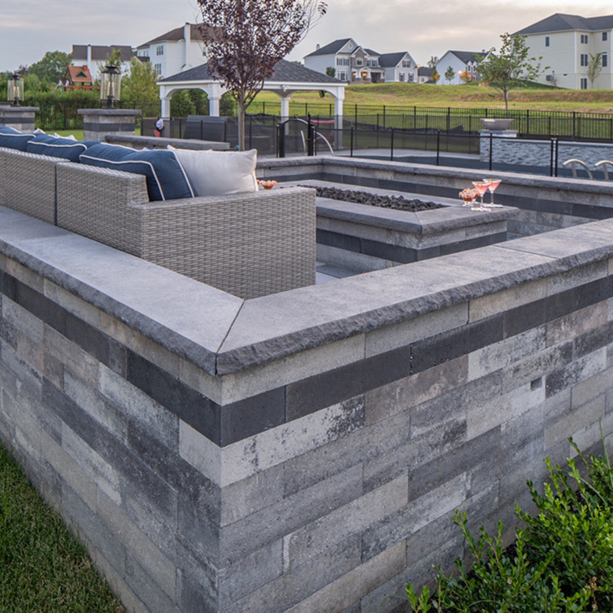 Olde English Non-Tumbled Wall 4x8x20 | Cambridge Wall System